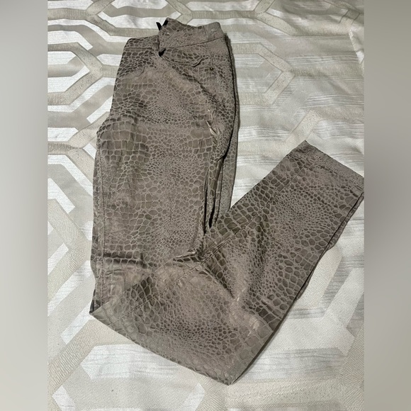 H&M Snake, Animal Print Beige, Shinny Soft Skinny pants, Size 4 - Picture 6 of 6